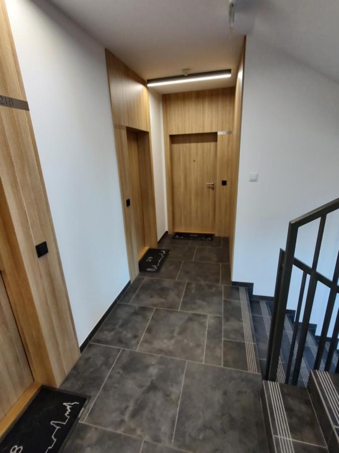 Uroczy Apartament Z Miejscem Na Auto W Garazu Apartamento Varsóvia Exterior foto