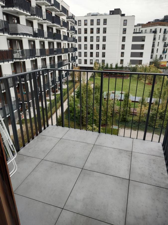 Uroczy Apartament Z Miejscem Na Auto W Garazu Apartamento Varsóvia Exterior foto