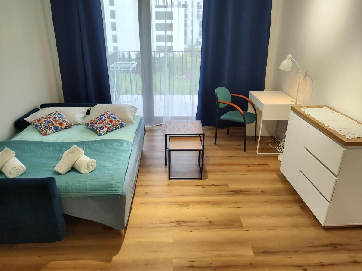 Uroczy Apartament Z Miejscem Na Auto W Garazu Apartamento Varsóvia Exterior foto